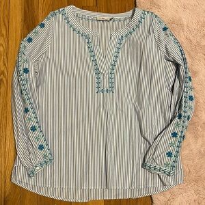 Vineyard Vines embroidered blouse size xl